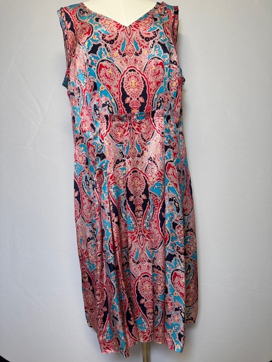Jones New York Dresses & Skirts - Jones New York Paisley Pleated Sleeveless V-Neck Dress Size 16